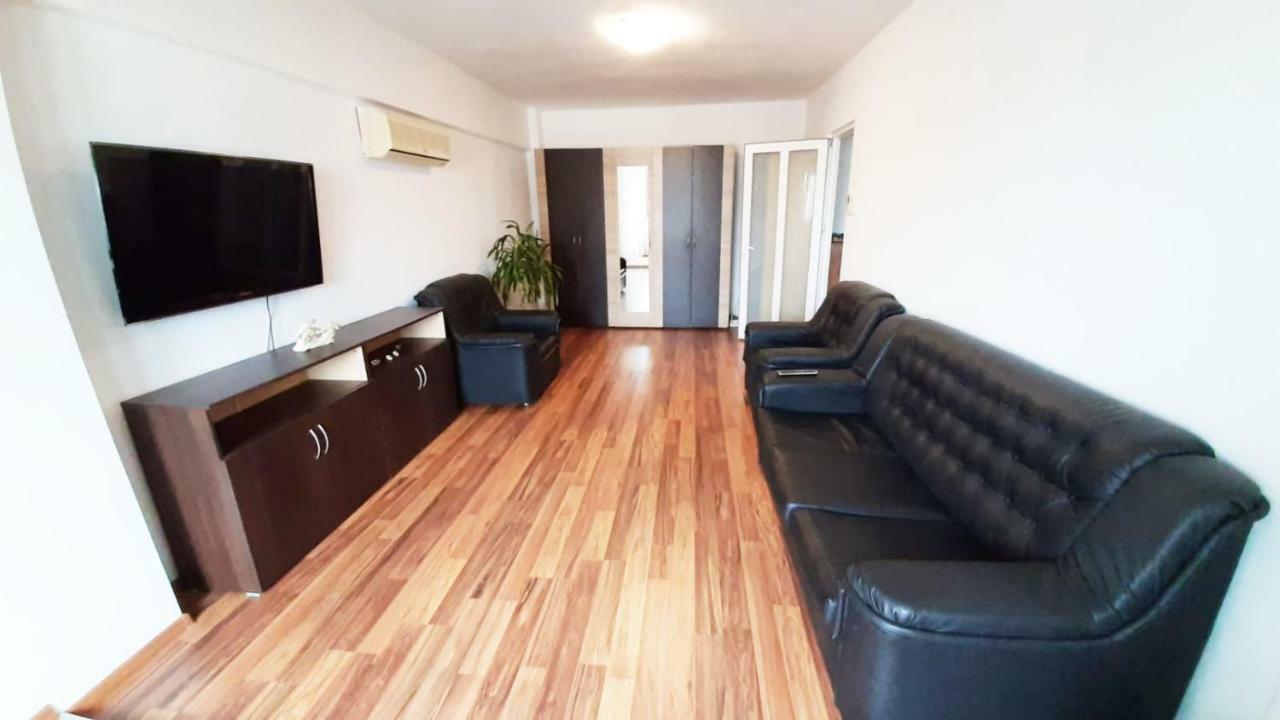 Ultracentral - Apartament Modern - Panoramic View Bacău Esterno foto