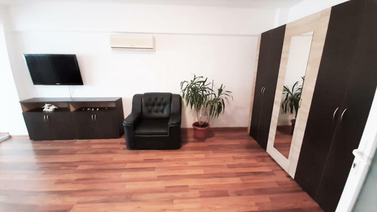 Ultracentral - Apartament Modern - Panoramic View Bacău Esterno foto